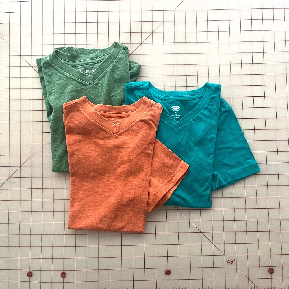 Bundle of 3 kids V-necks